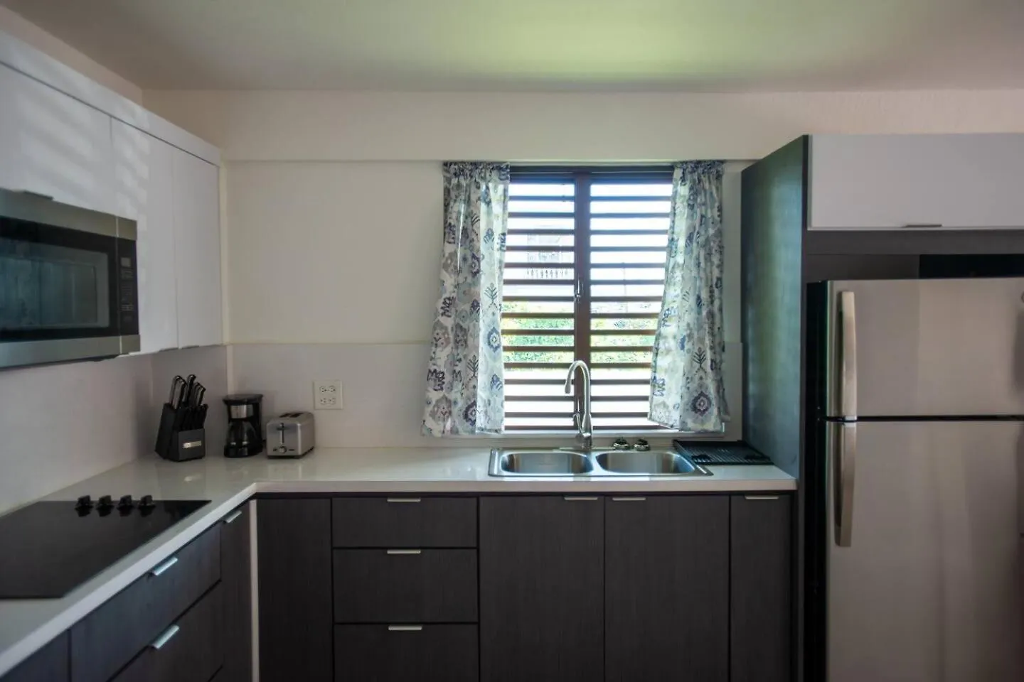 White Paradise Beach House Your Coastal Haven Vega Baja