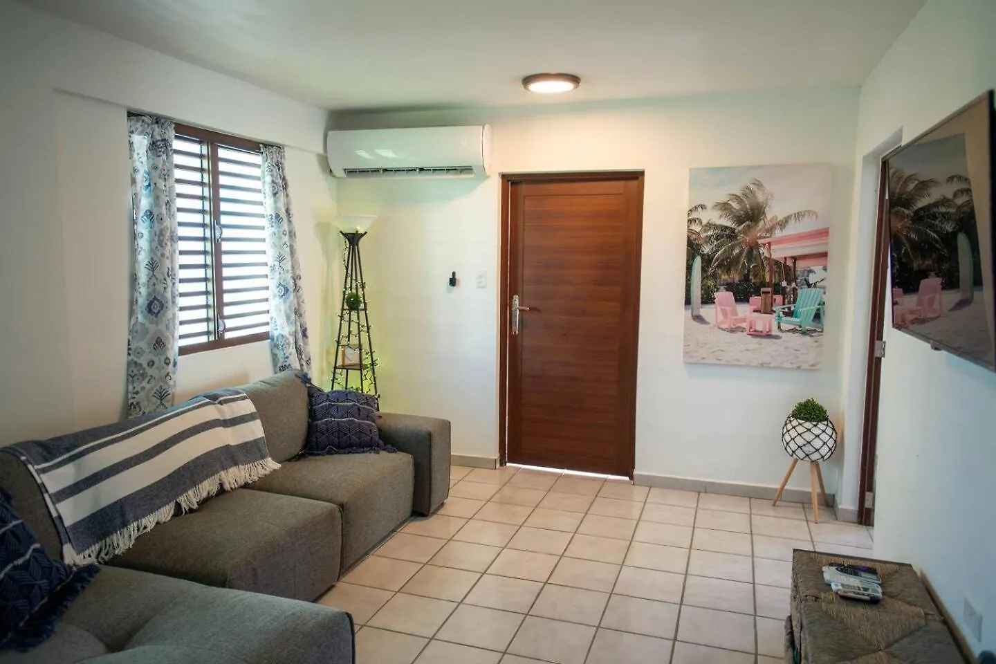 White Paradise Beach House Your Coastal Haven Vega Baja Apartament