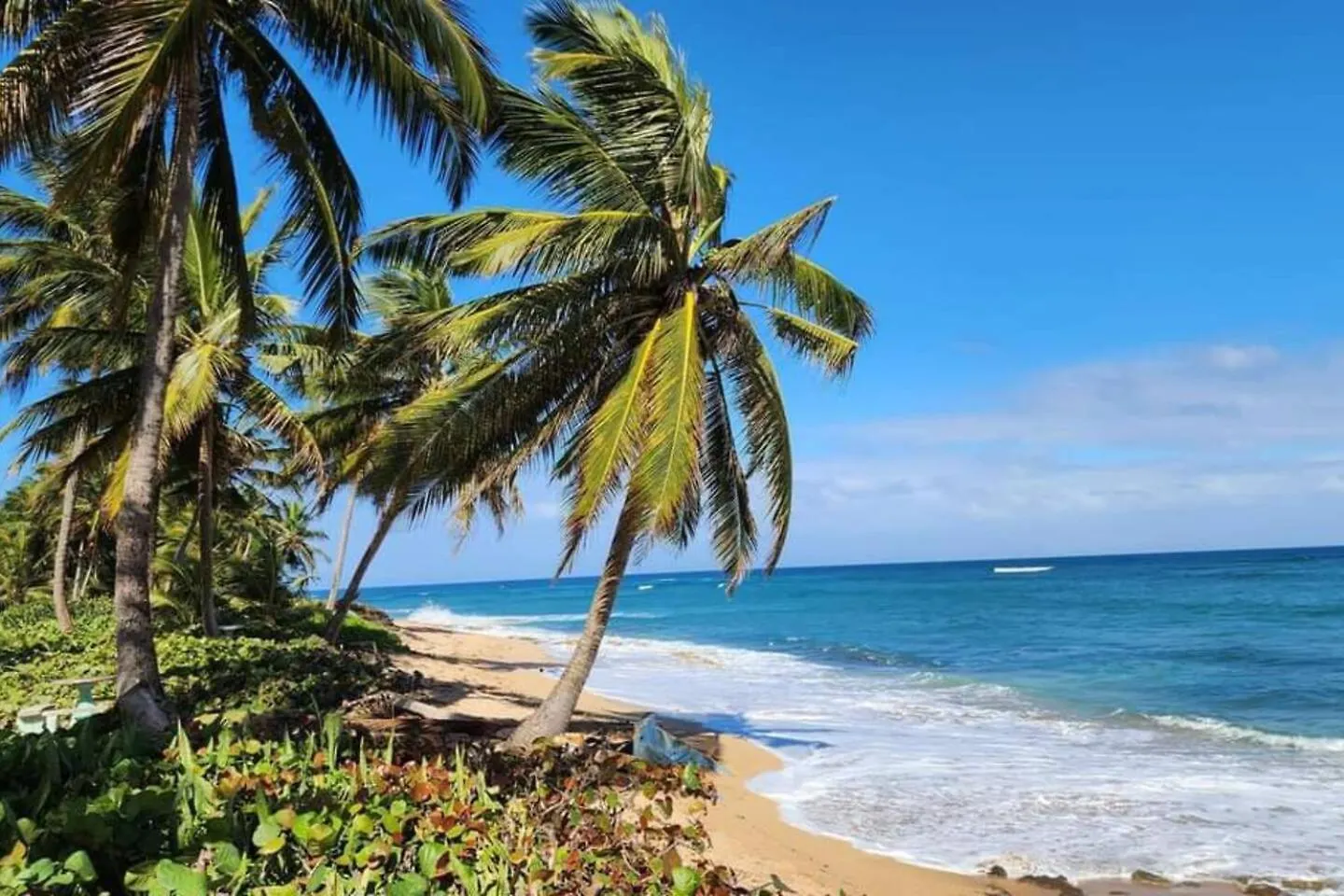 White Paradise Beach House Your Coastal Haven Vega Baja Portoryko
